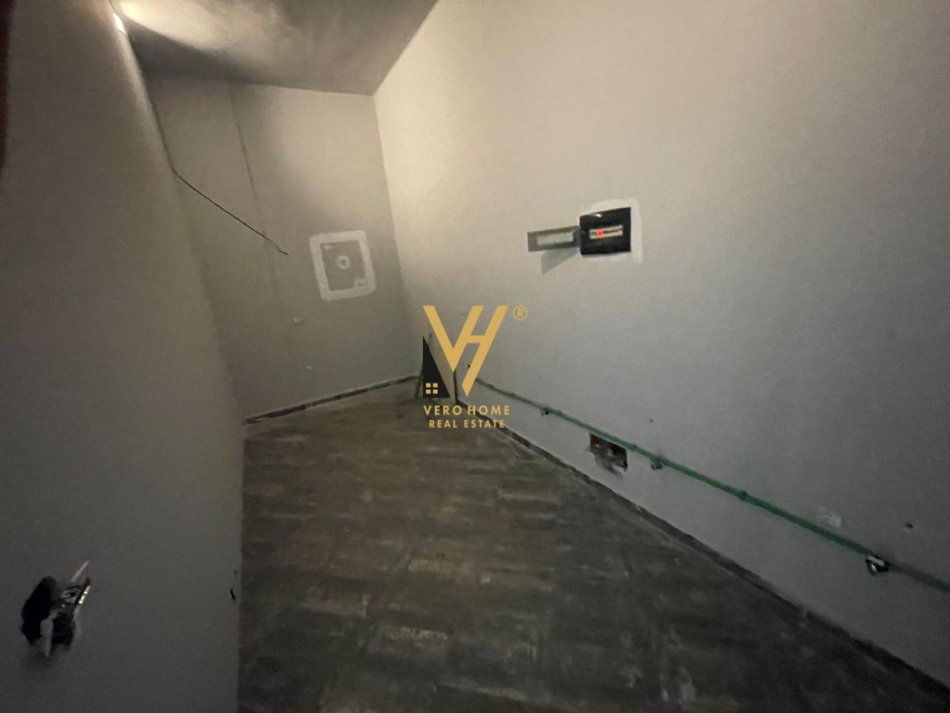 AMBIENT 60M2 ME QERA NE ALI DEM 350 EURO