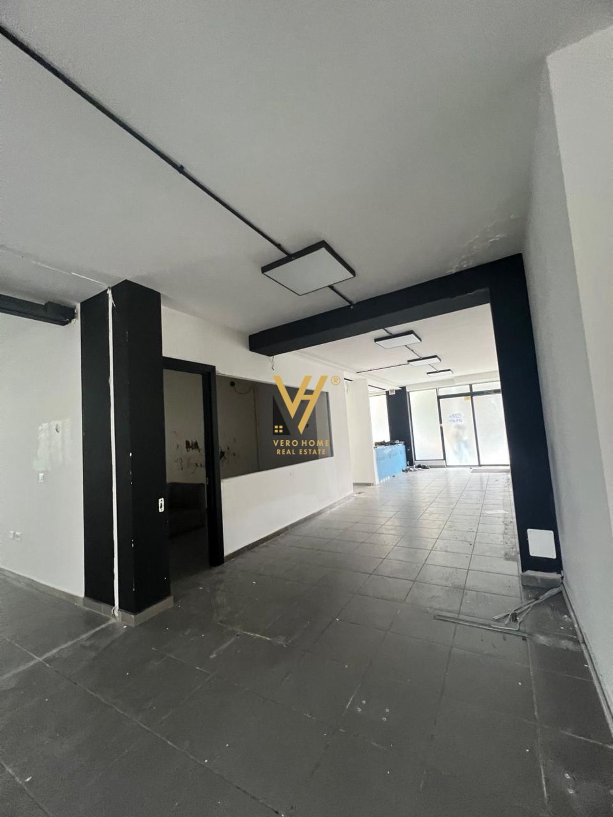 AMBIENT 700 M2 ME QERA STADIUMI DINAMO 5.000 EURO