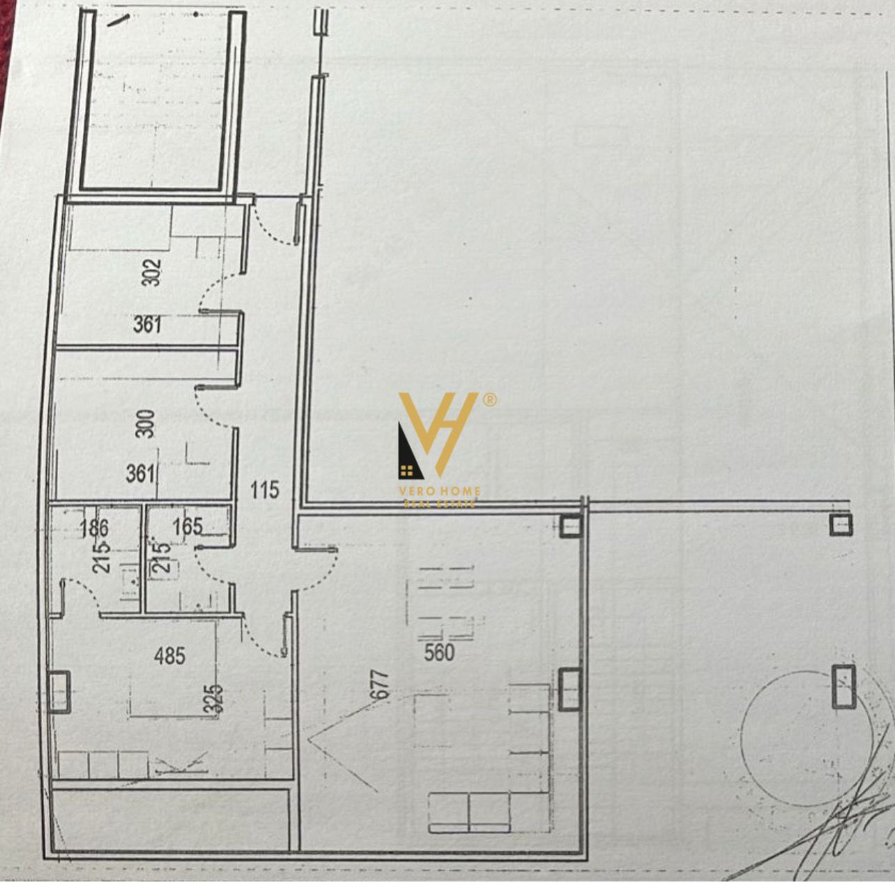 ZYRE 140M2 ME QERA TE KOMPLEKSI ARLIS 900 EURO