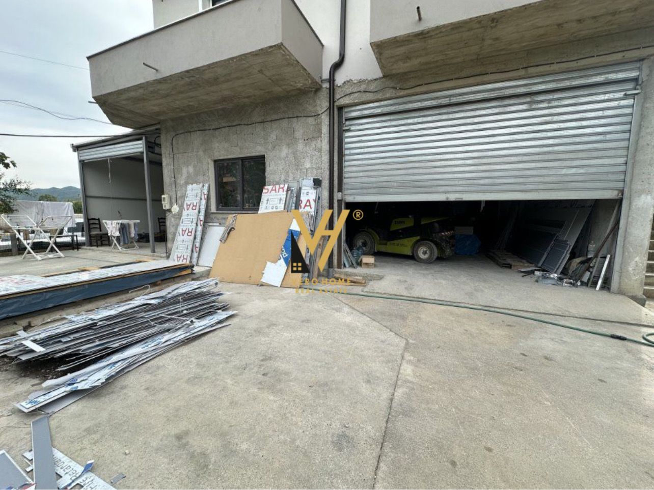 MAGAZINE 250M2 ME QERA NE VAQARR 60.000 LEKE