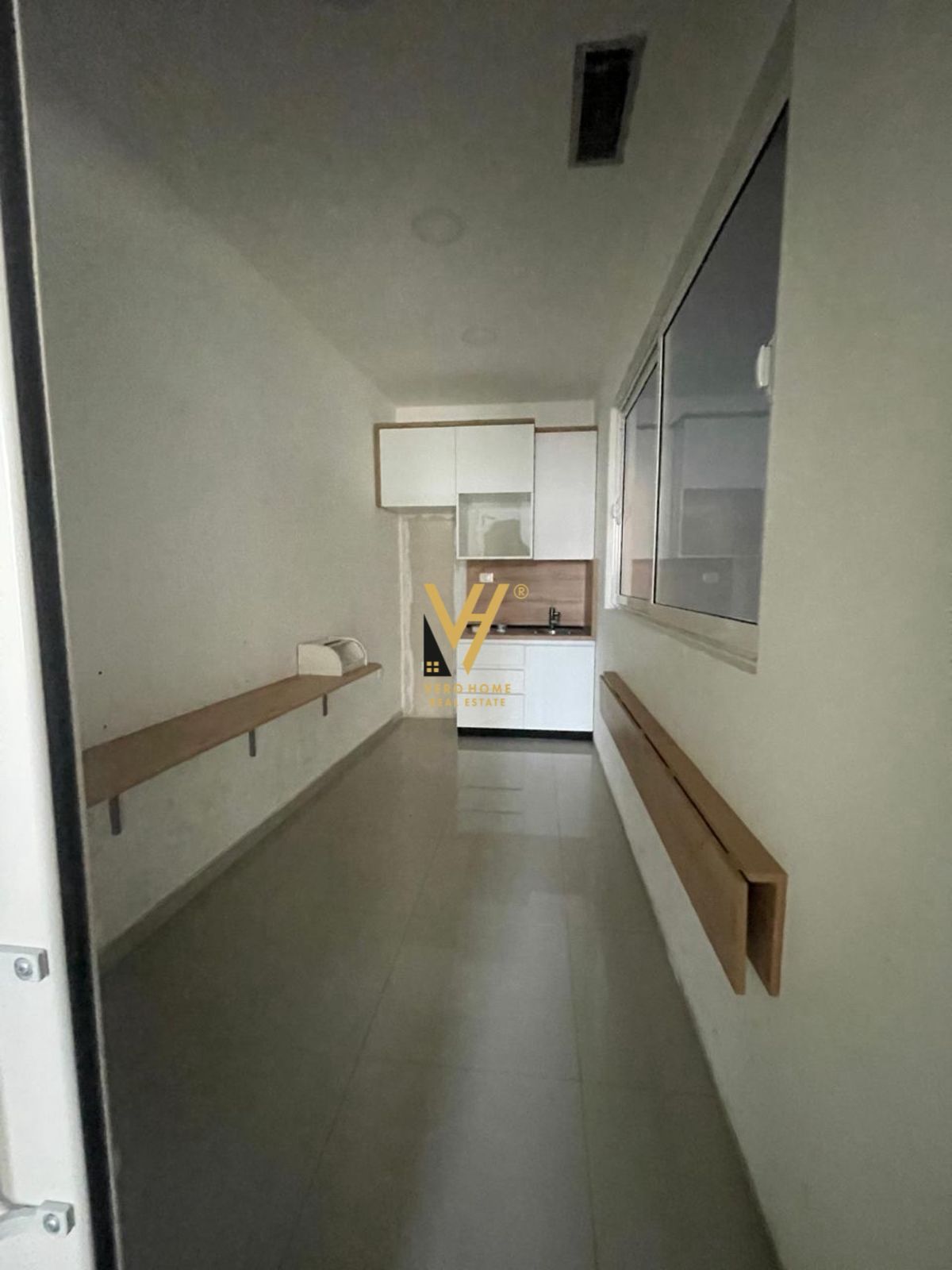 AMBJENT 205 M2 TE ISH STACIONI TRENIT 3.000 EURO