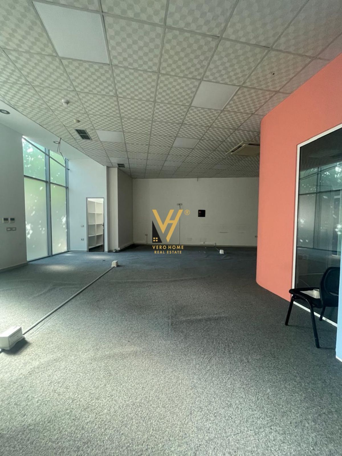 AMBJENT 205 M2 TE ISH STACIONI TRENIT 3.000 EURO