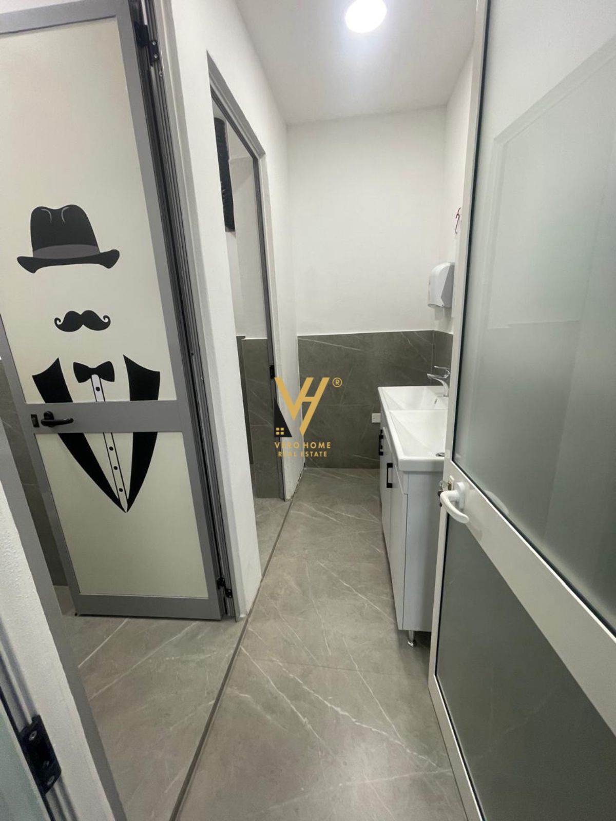 AMBJENT 205 M2 TE ISH STACIONI TRENIT 3.000 EURO