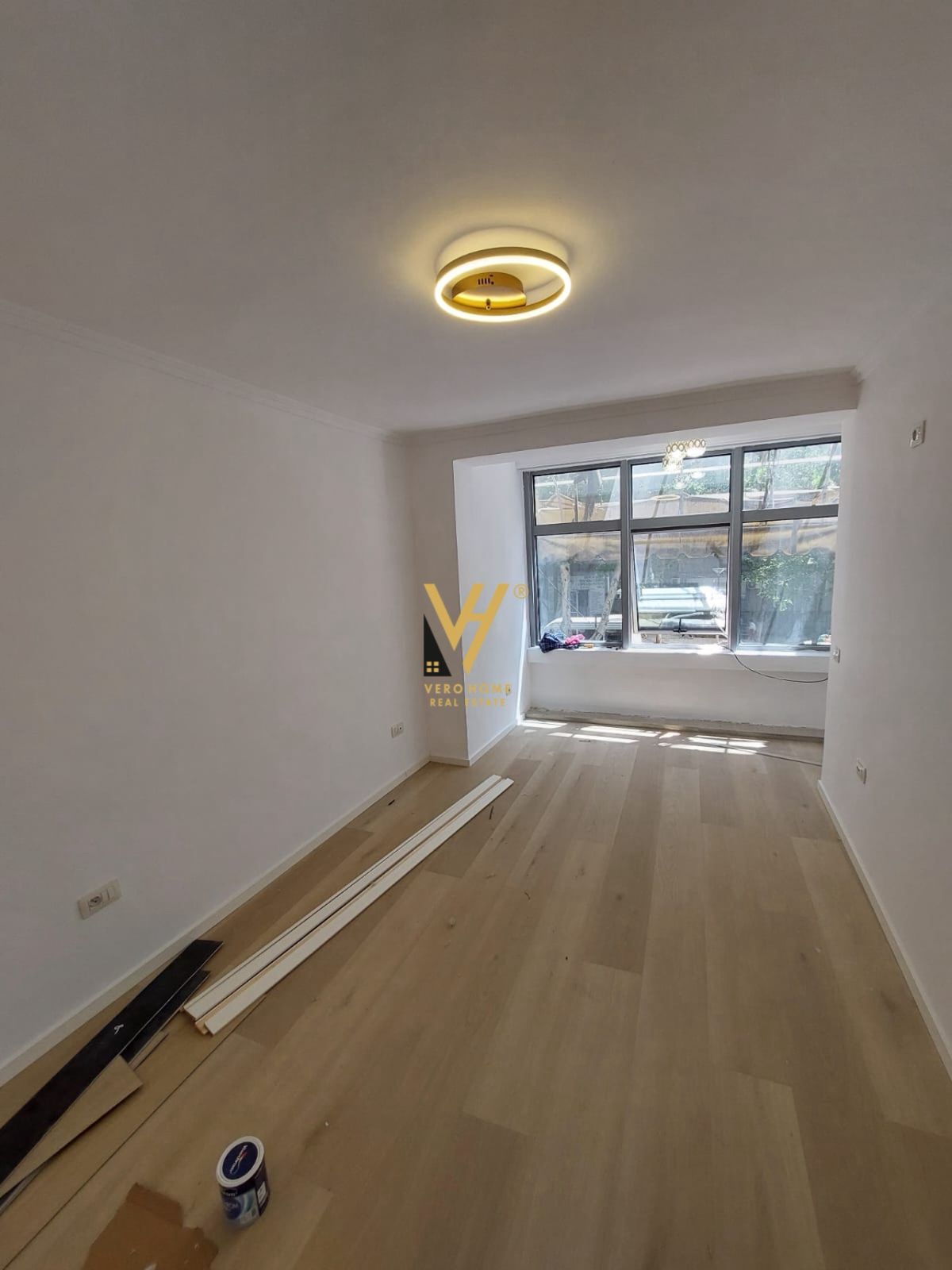 ZYRE 75 M2 TE RRUGA E KAVAJES 190.000 EURO