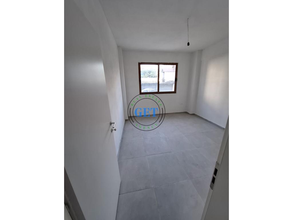 Qira, Apartament 3+1+2 Ballkone, Parku Vala, Durre
