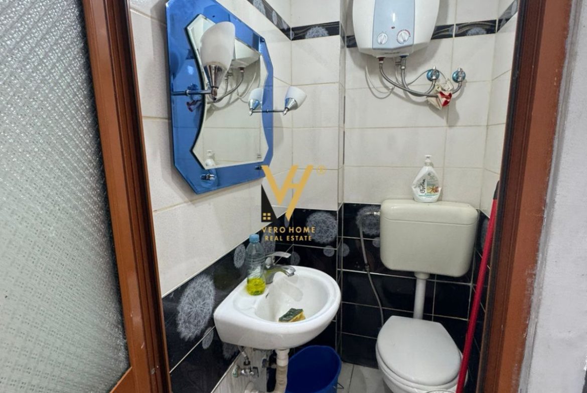 DYQAN 22 M2 TE KOMUNA E PARISIT 80.000 EURO