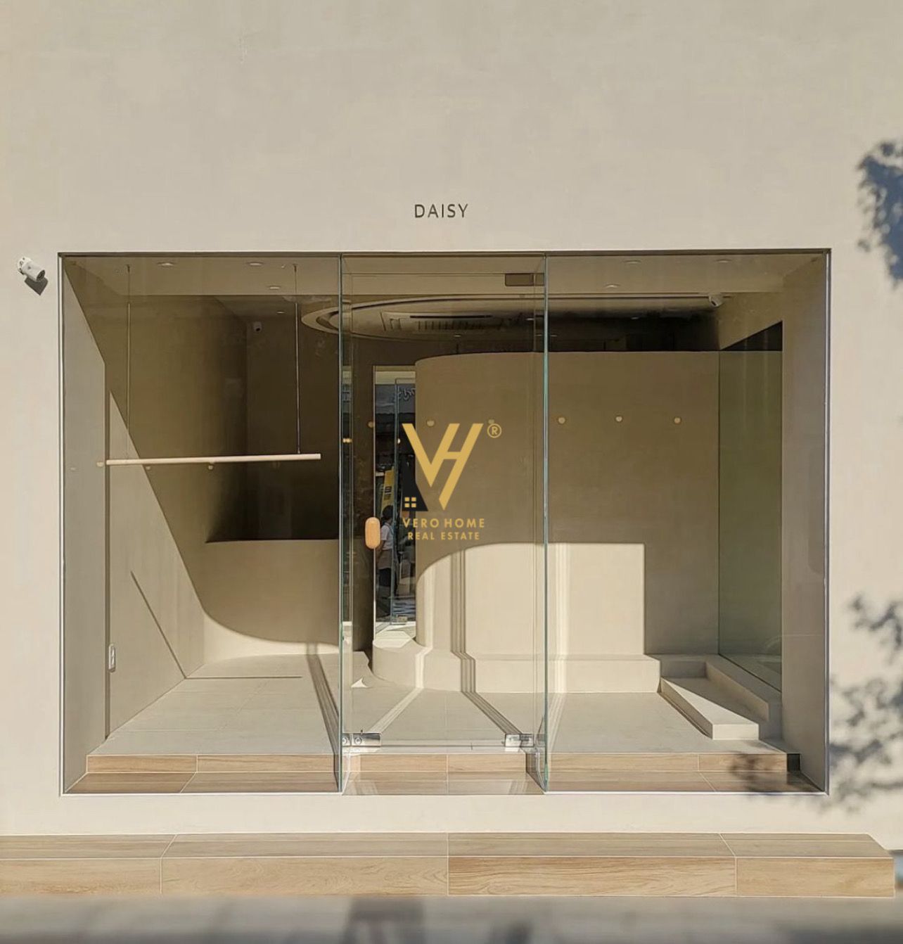 DYQAN 20 M2 TE TREGU CAM,MYSLYM SHYRI 600 EURO