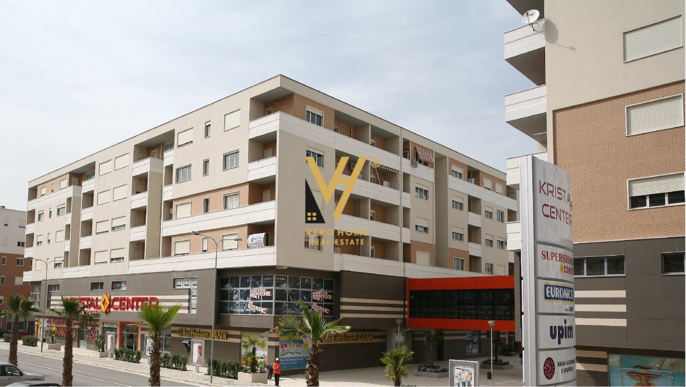 DYQAN 70 M2 TE KOMUNA E PARISIT 200.000 EURO