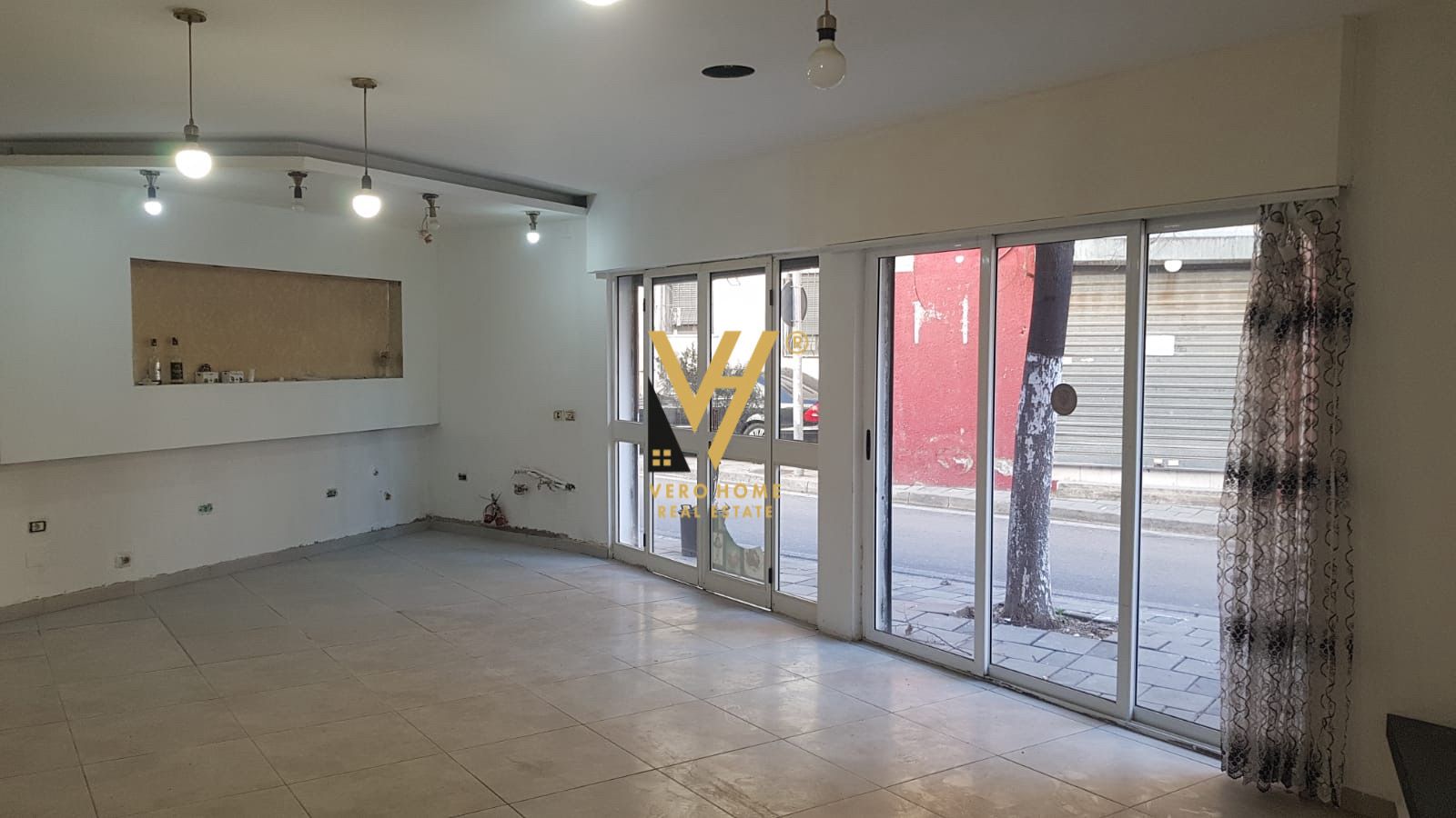 DYQAN 60 M2 ME QERA TE ZOGU I ZI 500 EURO