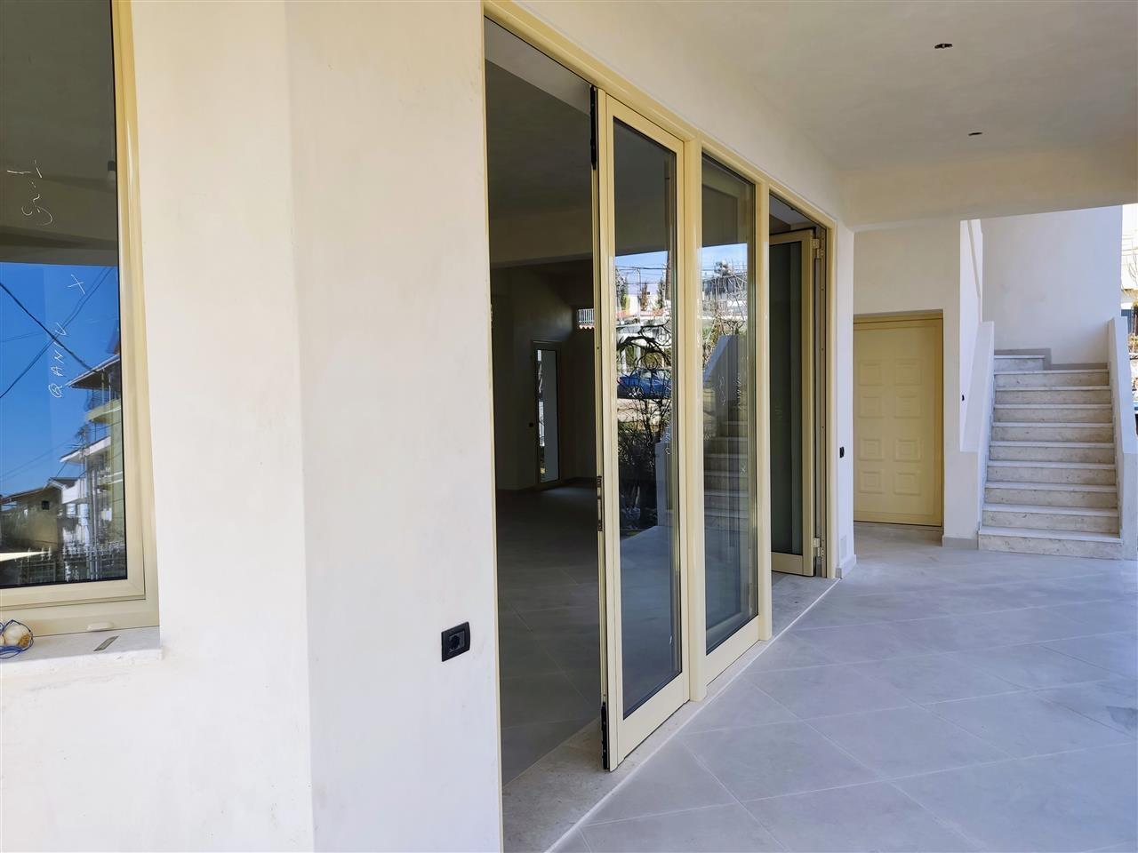 Tirane, jepet me qera ambjent magazinimi