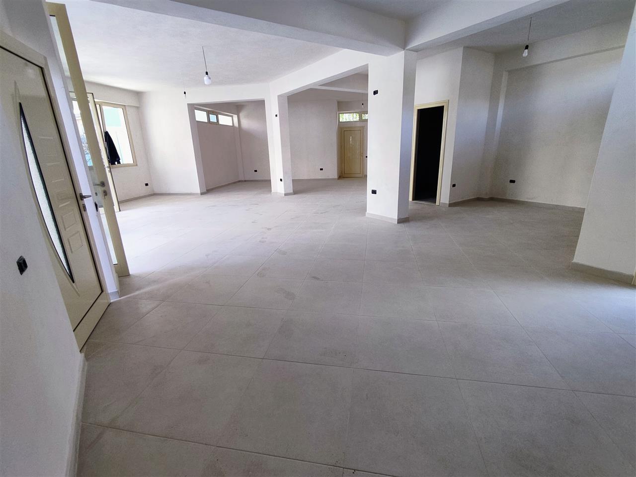 Tirane, jepet me qera ambjent magazinimi