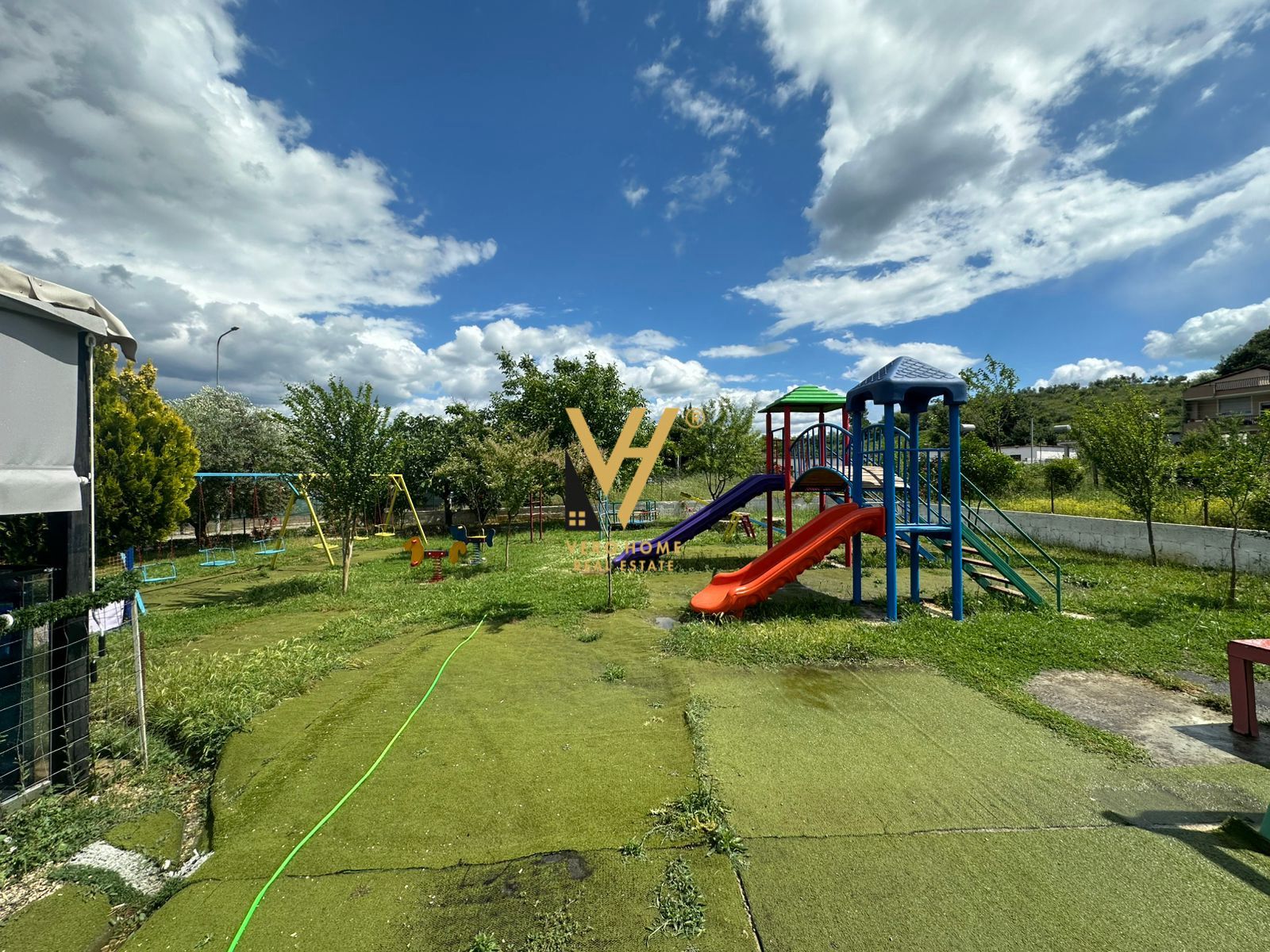 BAR KAFE ME QERA NE YZBERISHT 1.500 EURO