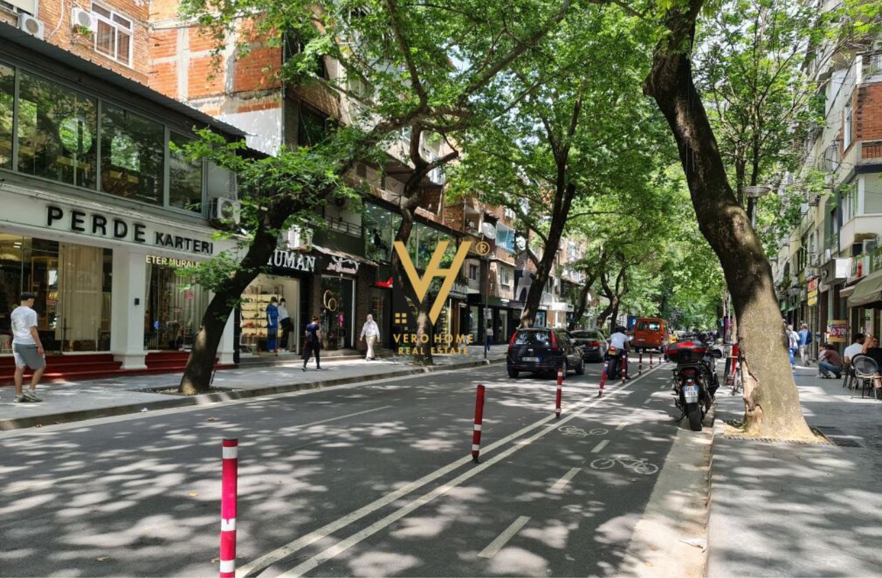 TRE DYQANE TE RR.MYSLYM SHYRI 1.000.000 EURO