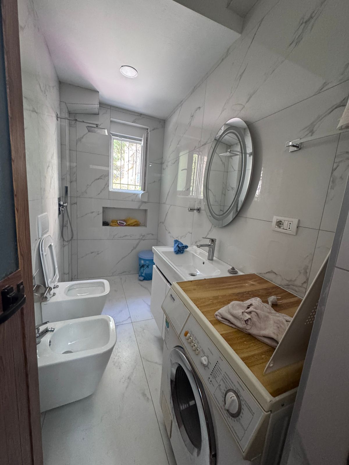 Jepet me qera Apartamenti 1+1, 21 Dhjetori