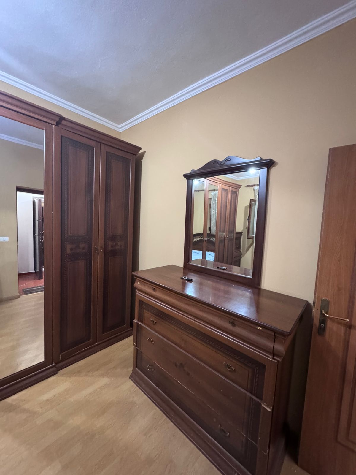 Jepet me qera Apartamenti 1+1, 21 Dhjetori