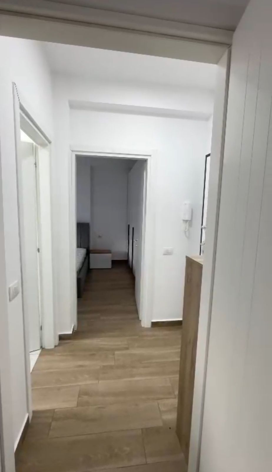 Jepet me qera Apartamenti 1+1 , Astir prane viles