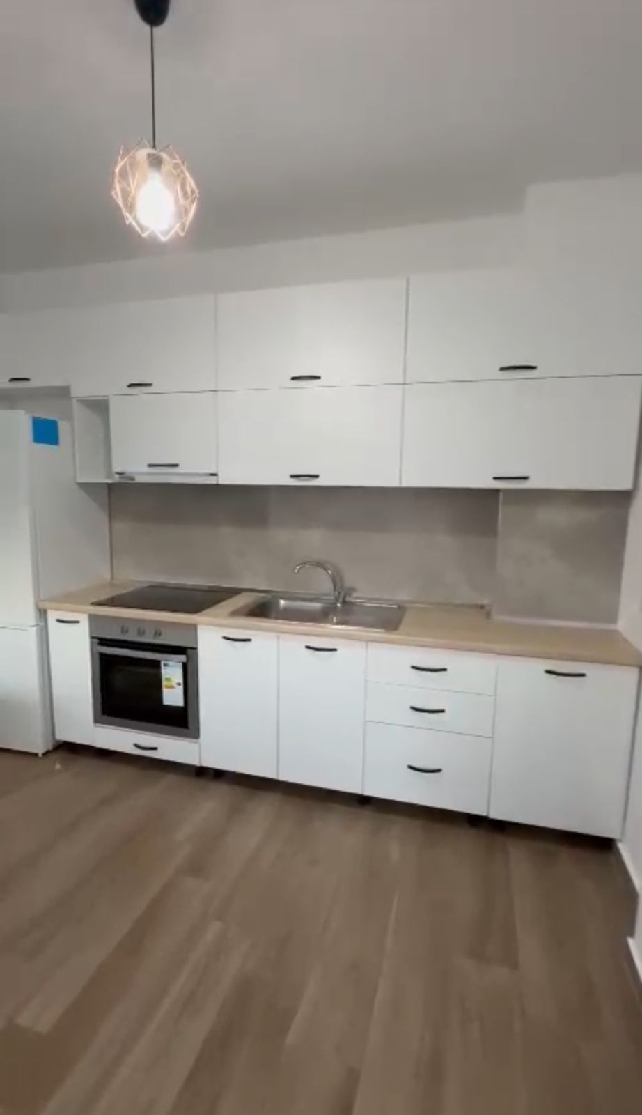 Jepet me qera Apartamenti 1+1 , Astir prane viles