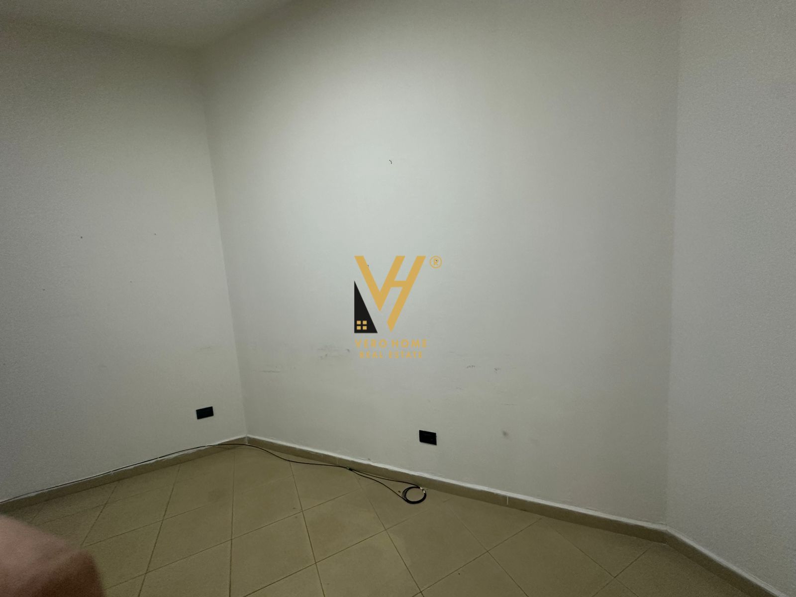 DYQAN 22 M2 ME QERA NE QENDER 40.000 LEKE