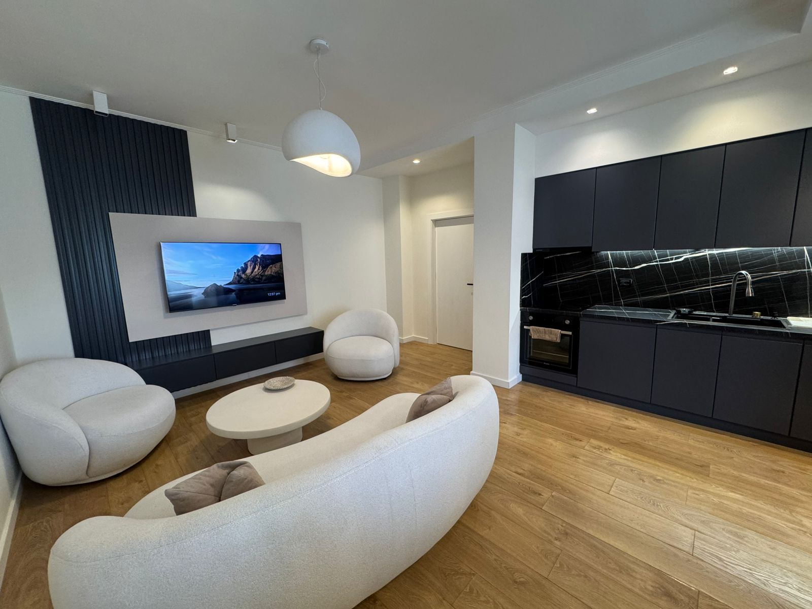 🏡 Apartament 2+1 me Qira – Kodra e Diellit 🌇