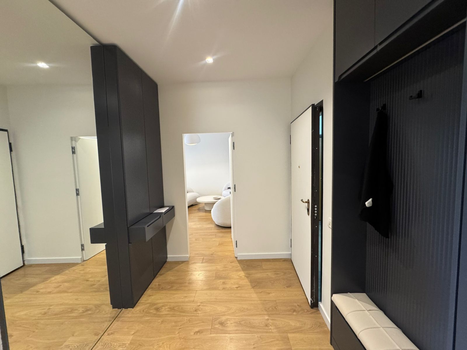 🏡 Apartament 2+1 me Qira – Kodra e Diellit 🌇