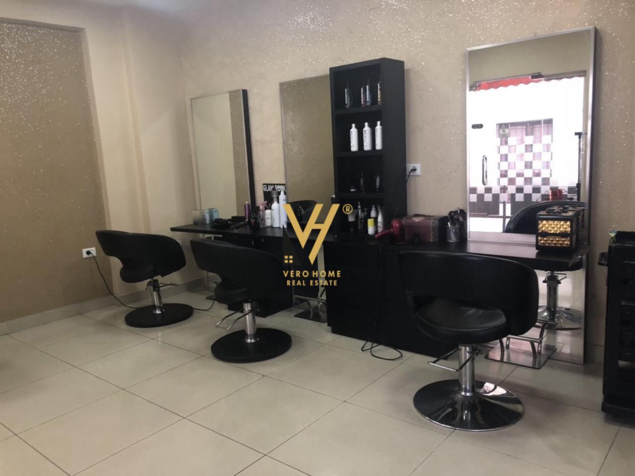 PARUKERI 50M2 ME QERA NE ASTIR 100.000 LEKE