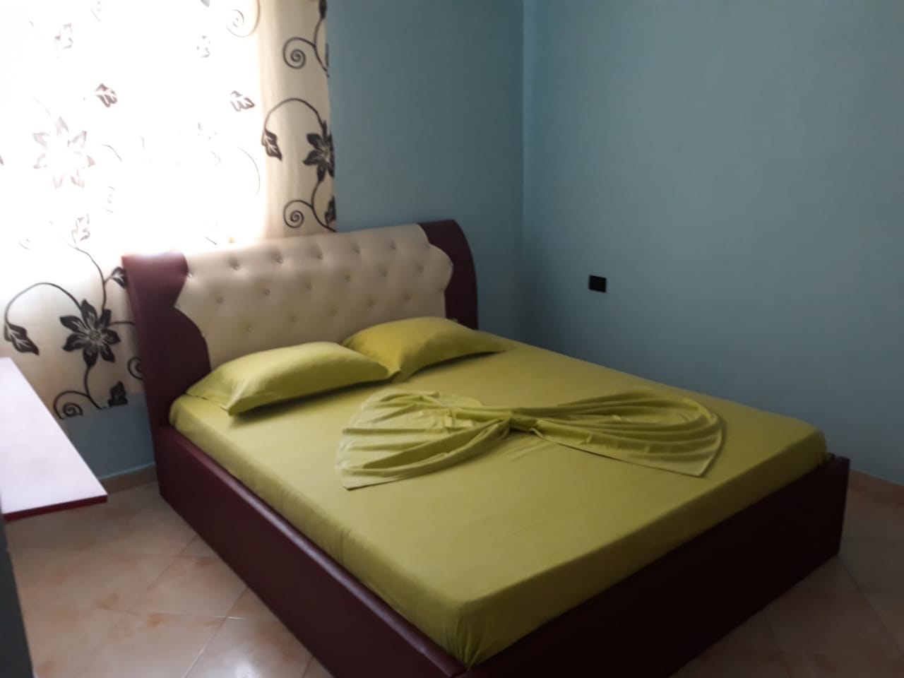 Dhoma plazhi Orikum 2500 leke nata