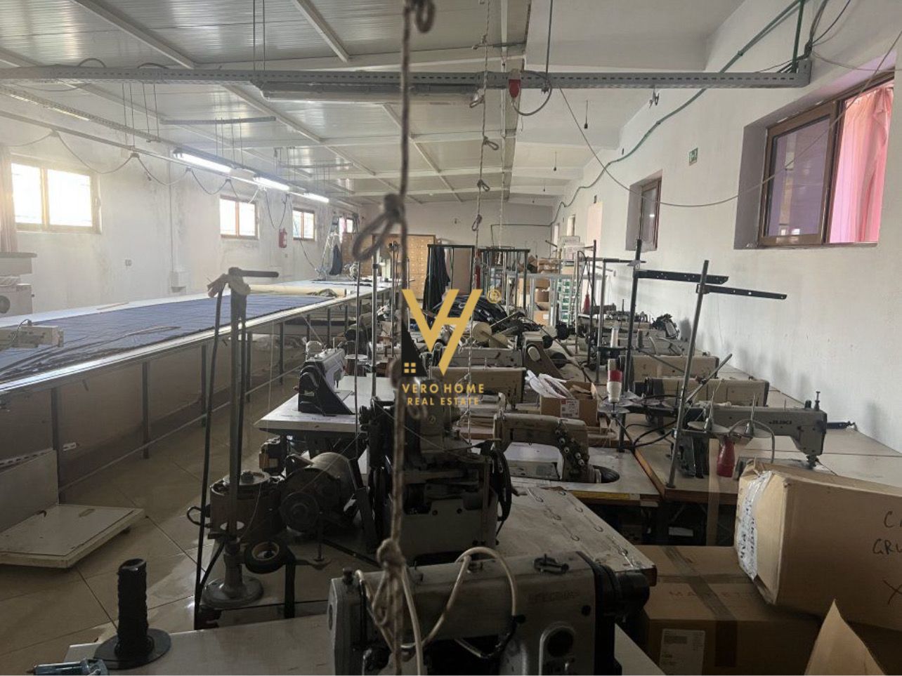 OBJEKT BIZNESI 1.550M2 NE BATHORE 4.500 EURO