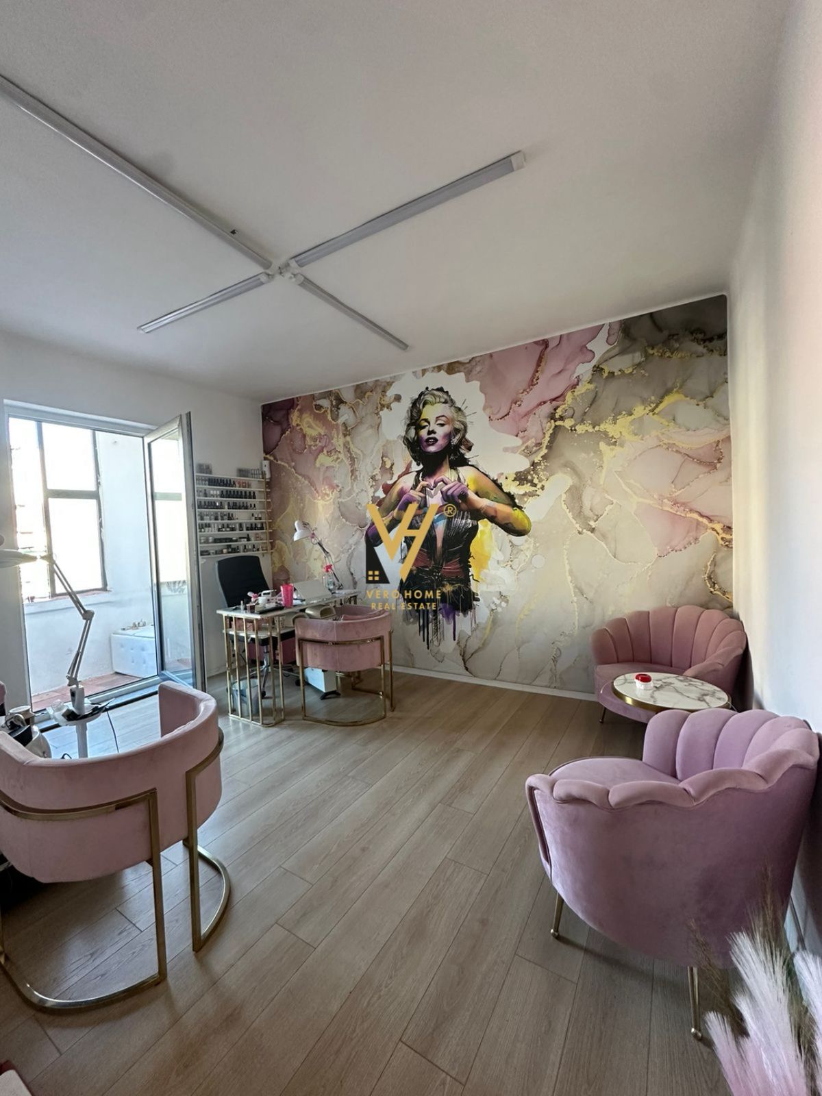 AMBIENT 65 M2 ME QERA TE RRUGA E KAVAJES 600 EURO