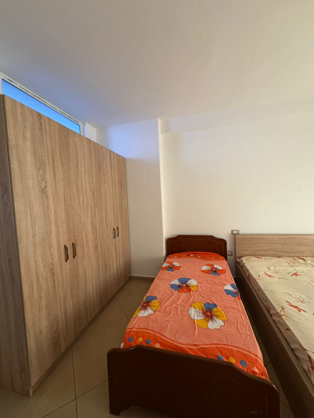 Jepet me qera Apartamenti 1+1 , Astir