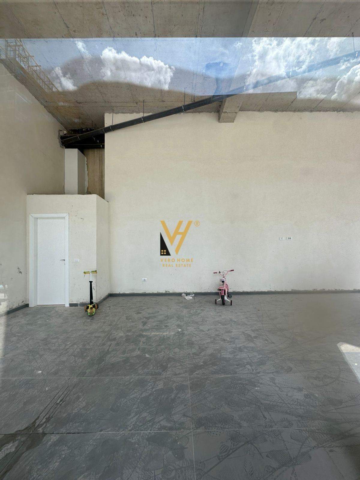 DYQAN TE ISH FUSHA E AVIACIONIT 100.000 EURO