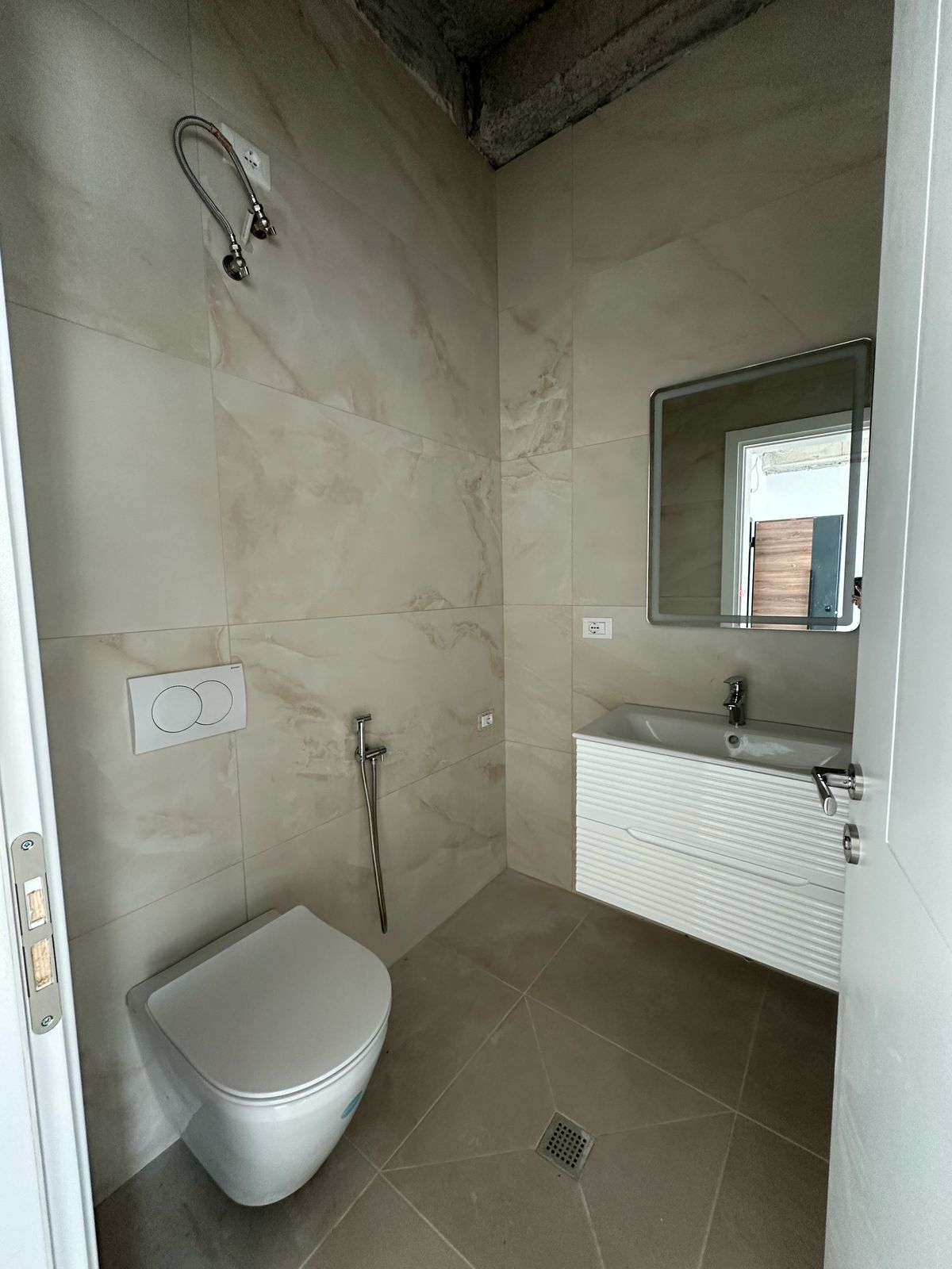 🏡 Jepet me qira apartament 2+1+2 në Bllok – Palla