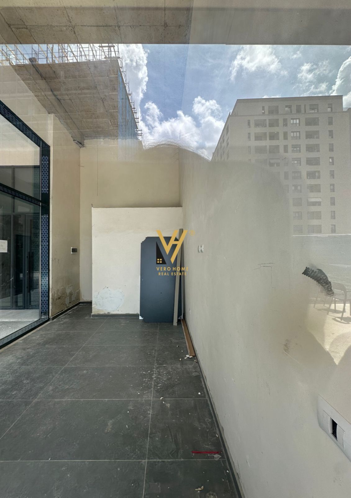 DYQAN 22 M2 TE ISH FUSHA E AVIACIONIT 350 EURO