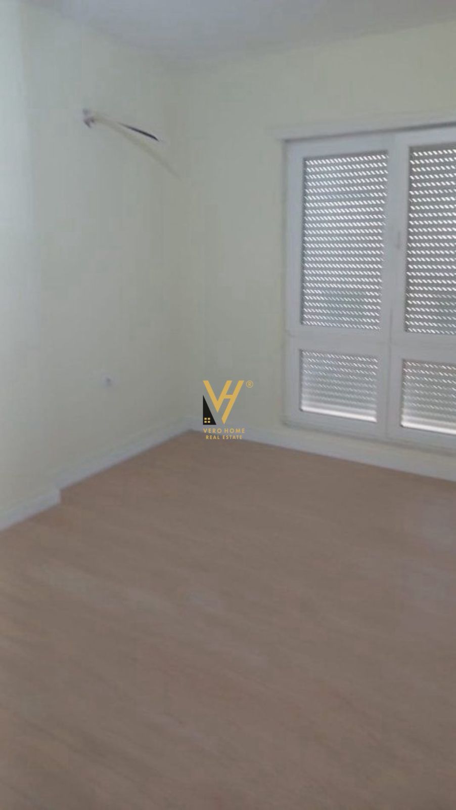 ZYRE 87M2 ME QERA TE RRUGA HOXHA TAHSIM 600 EURO