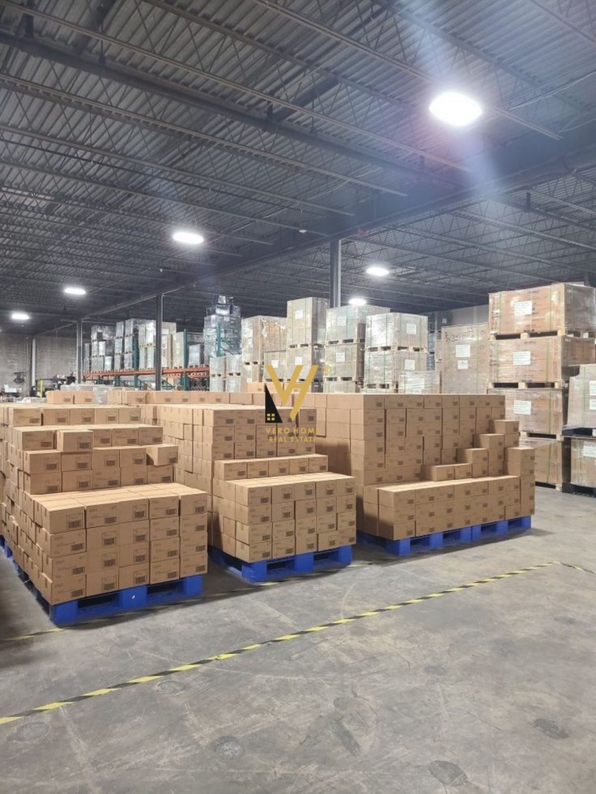 MAGAZINE 315 M2 ME QERA TE SIRI KODRA 2.000 EURO