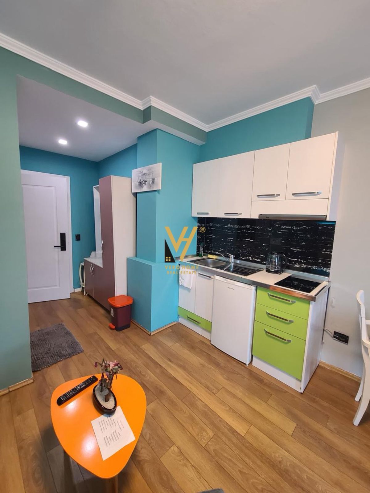 HOTEL ME QERA TE RRUGA KAVAJES 6.500 EURO