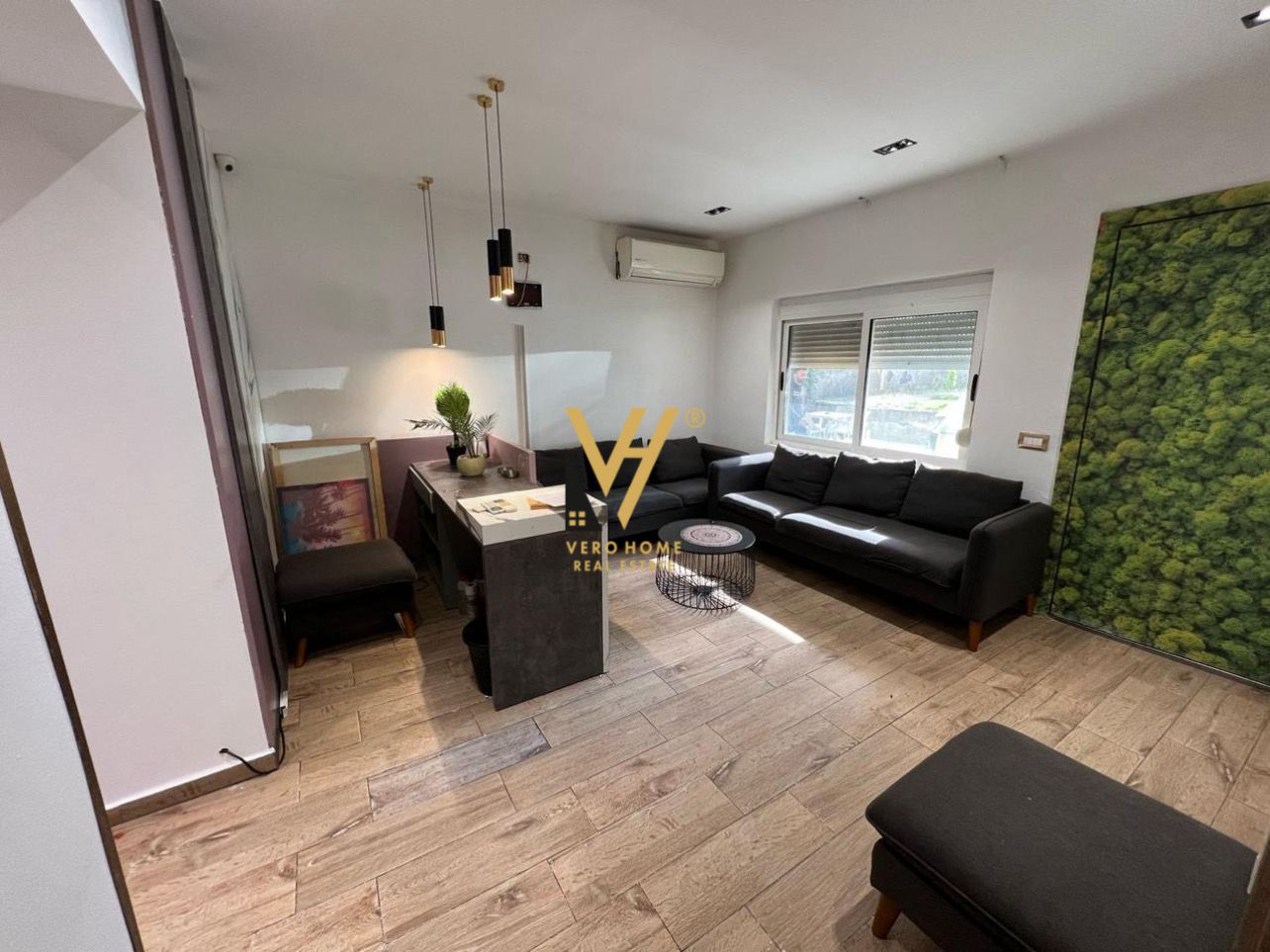 ZYRE 100M2 ME QERA TE RR.MARGARITA TUTULANI 1.000