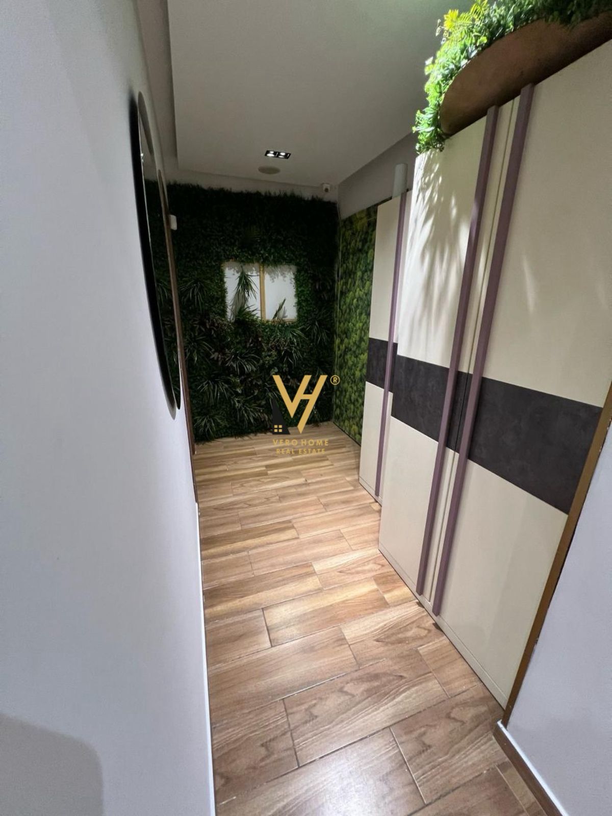 ZYRE 100M2 ME QERA TE RR.MARGARITA TUTULANI 1.000