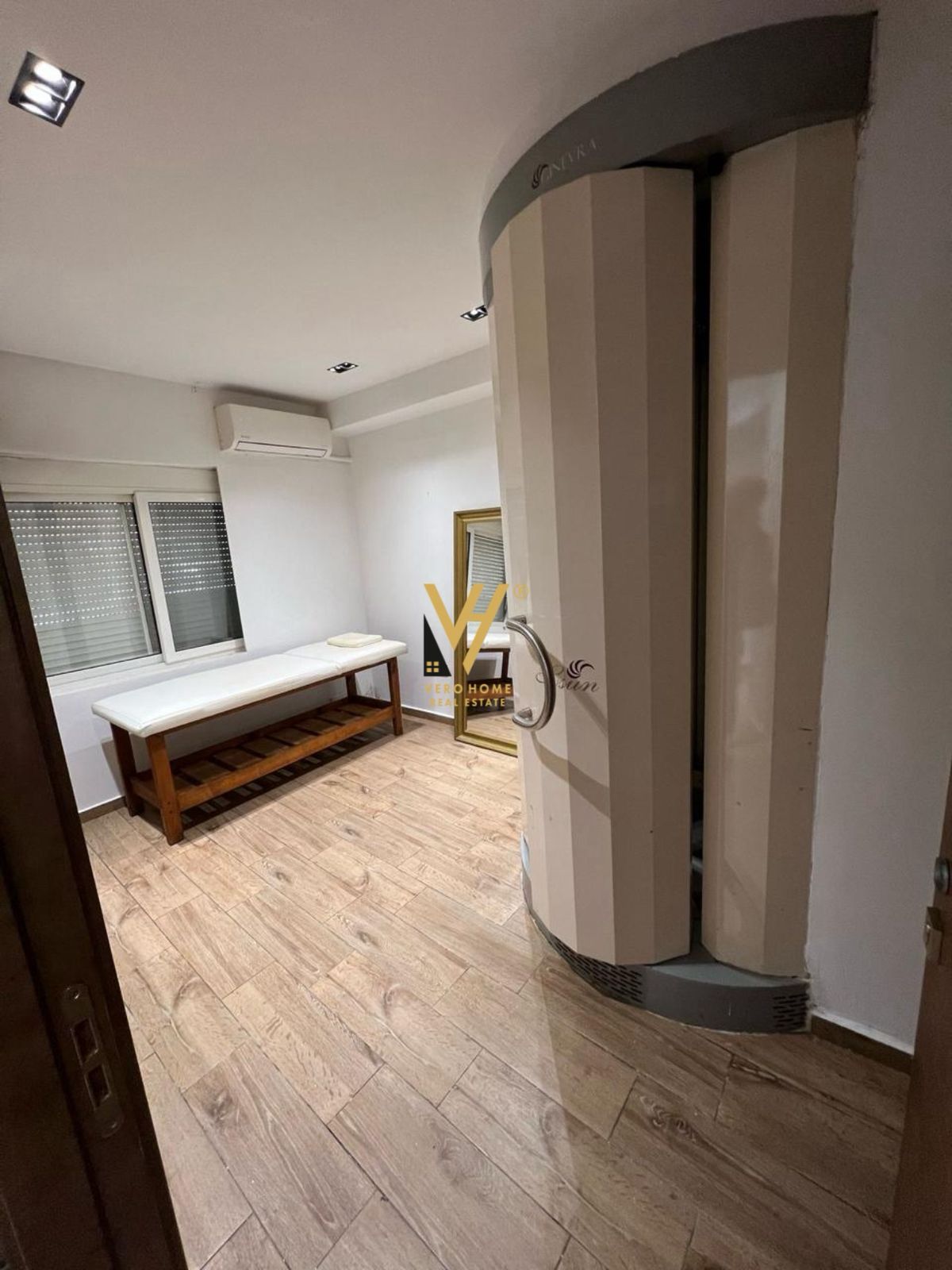 ZYRE 100M2 ME QERA TE RR.MARGARITA TUTULANI 1.000