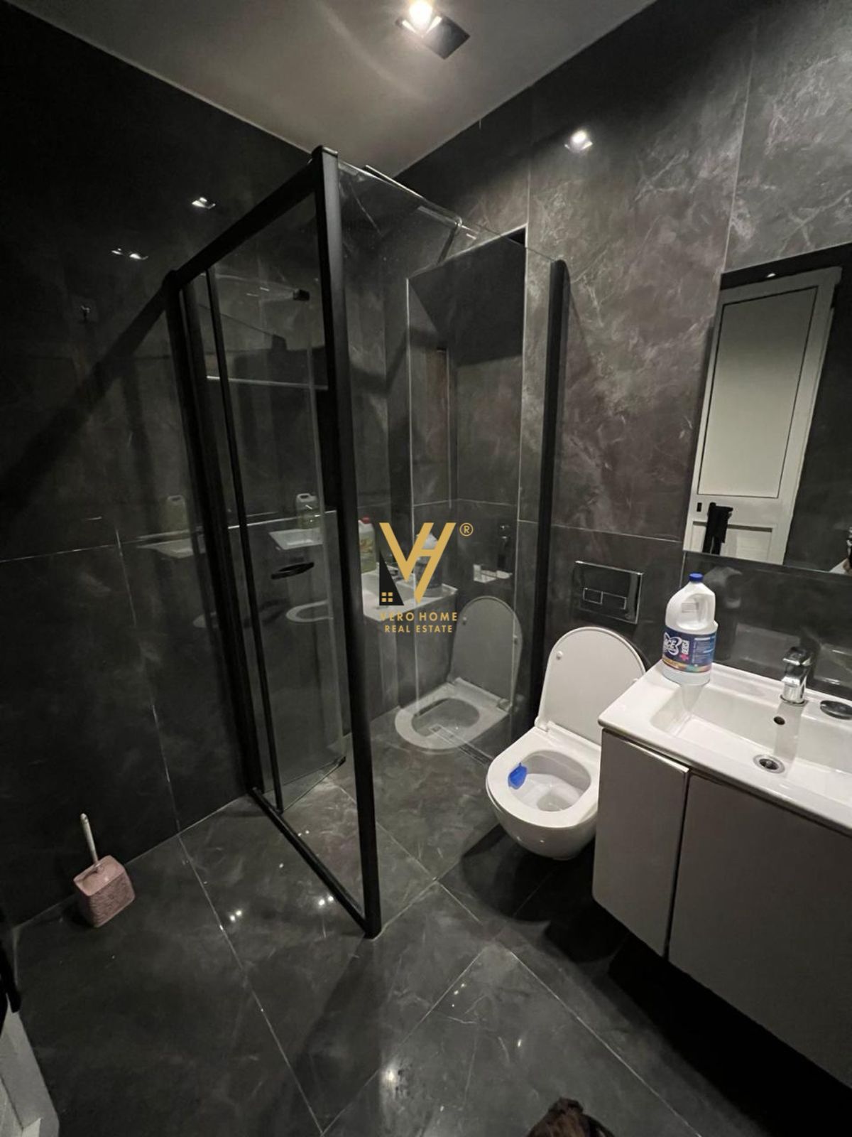 ZYRE 100M2 ME QERA TE RR.MARGARITA TUTULANI 1.000