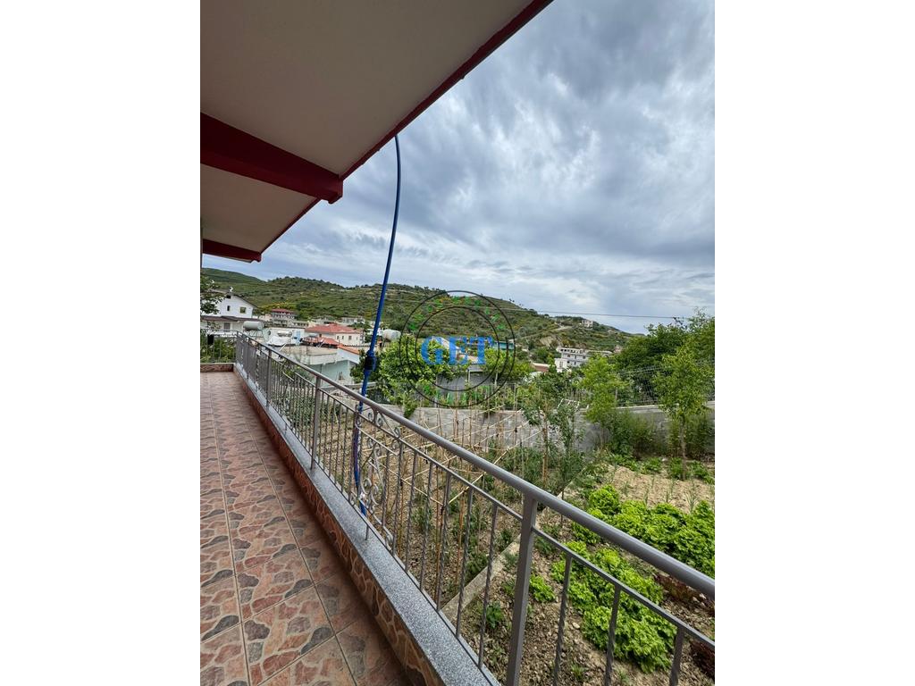 Shitet, Shtëpi Private 2-Katëshe, ne Spitalle, Dur