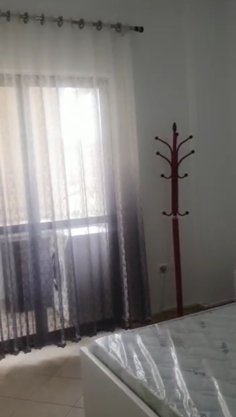 Shitet Apartamenti 1+1 , Rruga e Kavajes