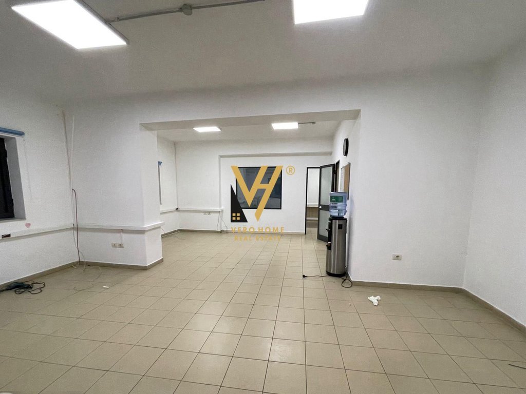 AMBIENT 140M2 ME QERA, TE PAZARI I RI 900 EURO