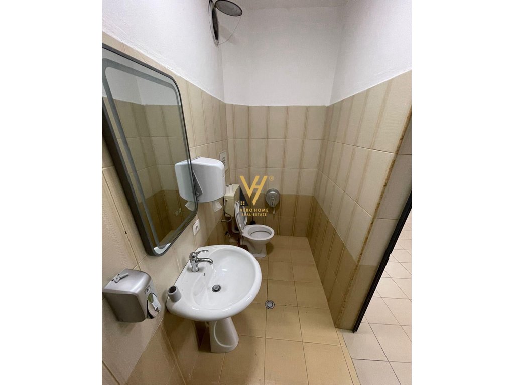 AMBIENT 140M2 ME QERA, TE PAZARI I RI 900 EURO