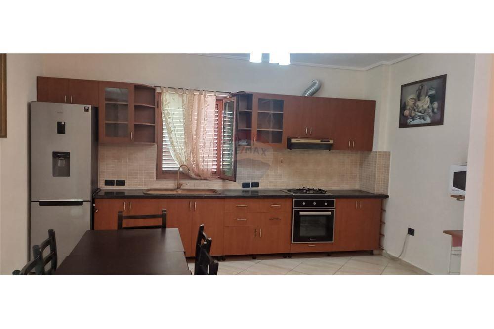 Apartament 3+1 per qera tek Vilat Gjermane