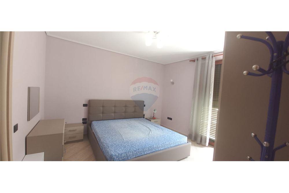 Apartament 3+1 per qera tek Vilat Gjermane