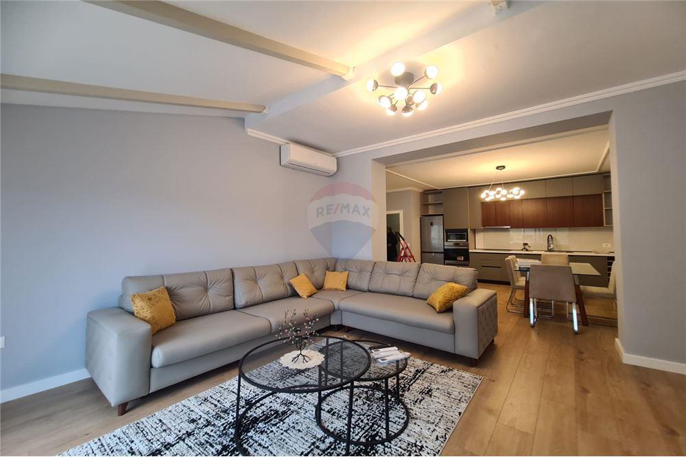 Jepet apartament 2+1 per qira tek Shkolla e Baleti