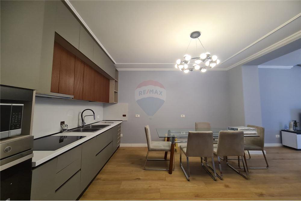 Jepet apartament 2+1 per qira tek Shkolla e Baleti