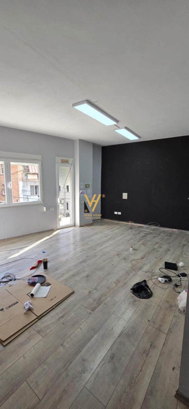 ZYRE 60 M2 ME QERA TE MYSLYM SHYRI 550 EURO