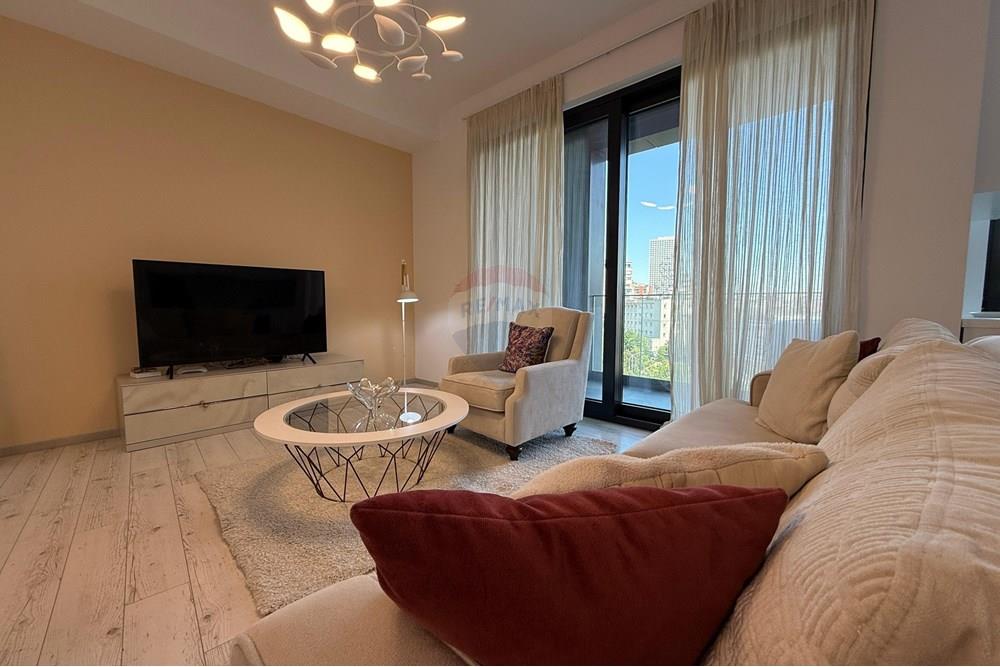 Aparament me qira 2+1 +parkim Rr.Elbasanit