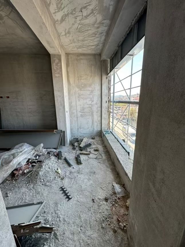 Shitet 2+1+2 Apartament ne Zonen e Bulevardit te